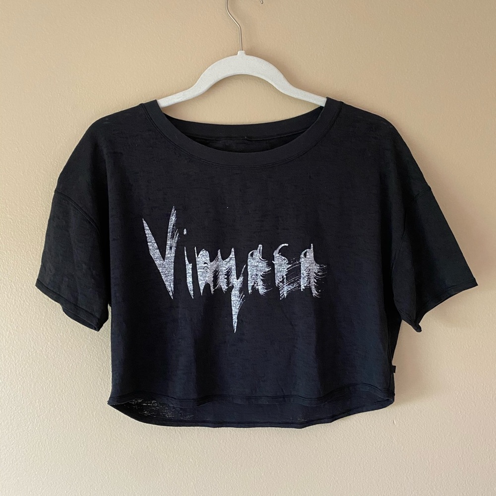 Lululemon cropped tee